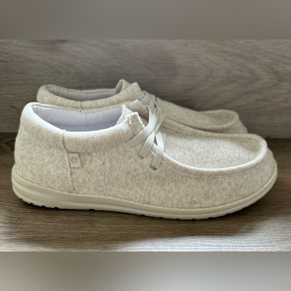 Tommy Bahama Beige Slip-On Shoes - Picture 4 of 5